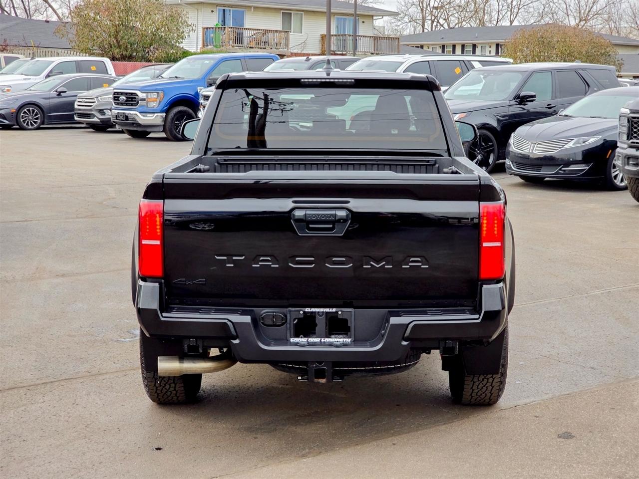 Toyota Tacoma 4WD  2024