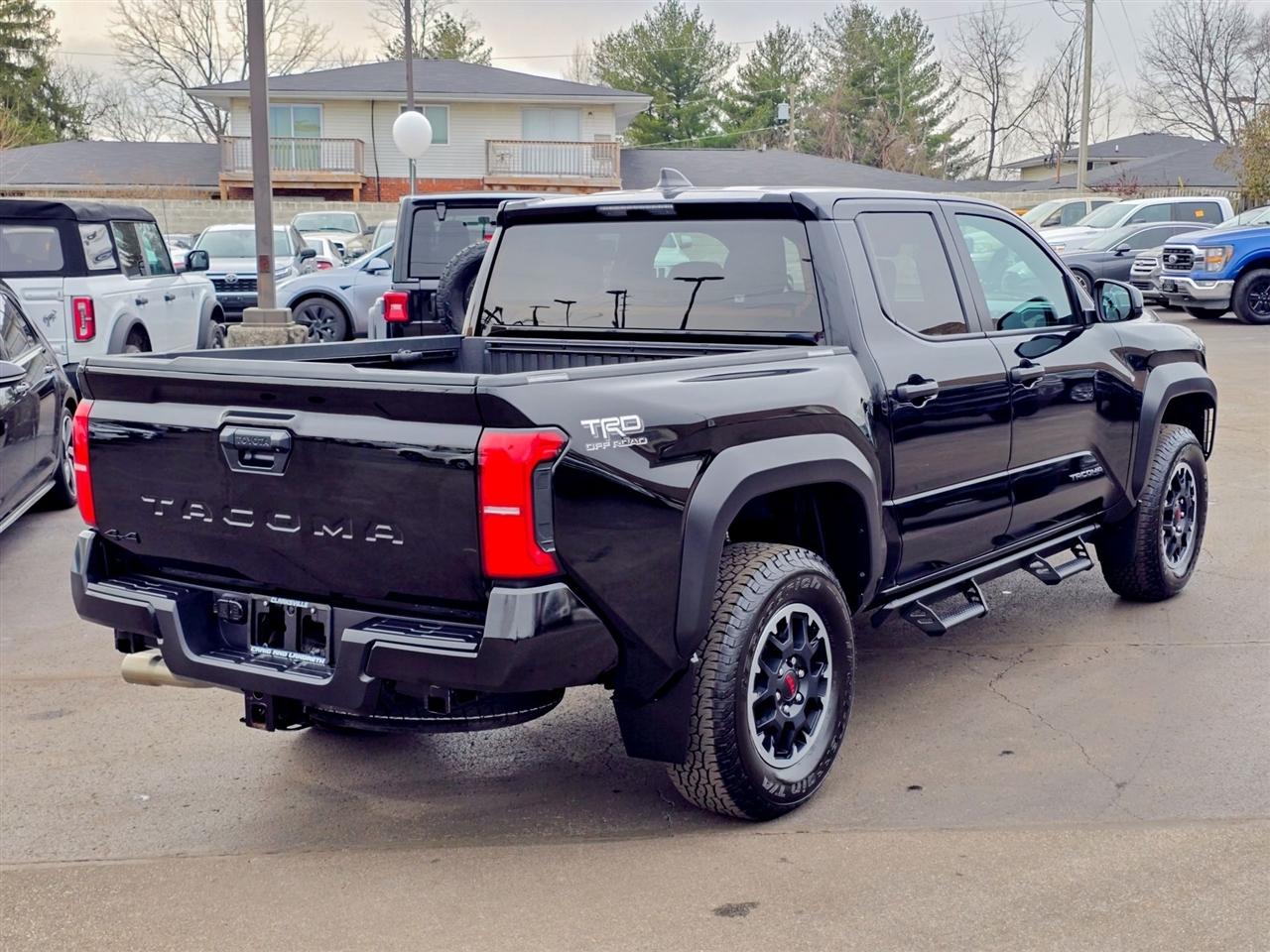 Toyota Tacoma 4WD  2024