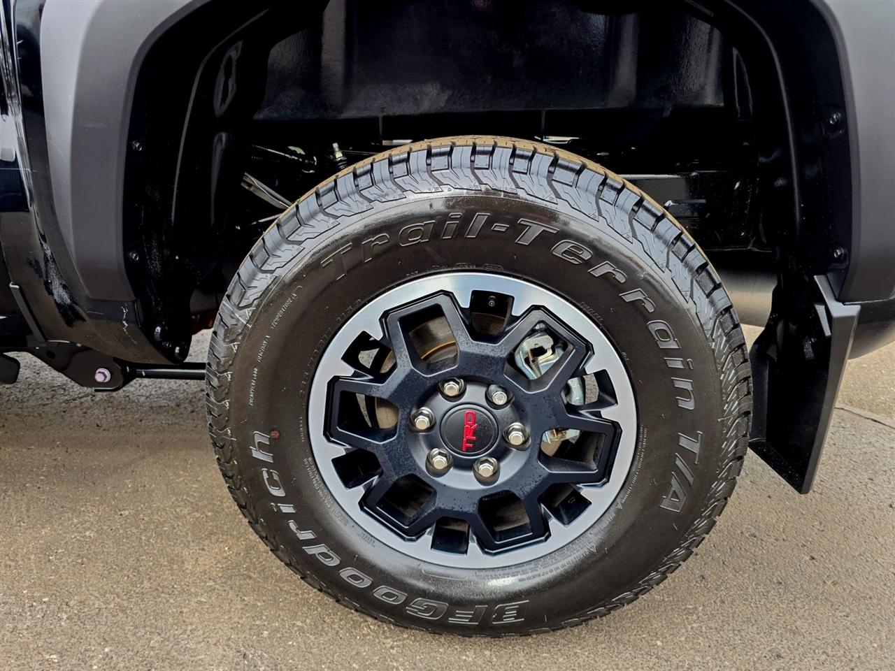 Toyota Tacoma 4WD  2024