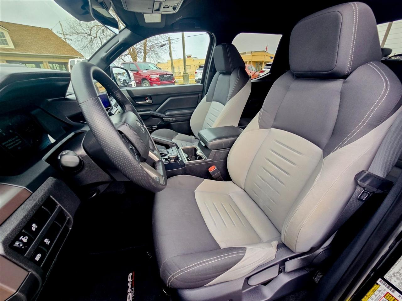 Toyota Tacoma 4WD  2024