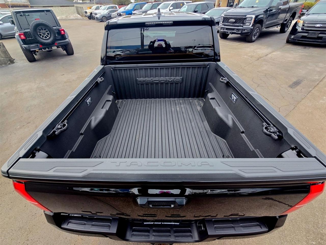 Toyota Tacoma 4WD  2024