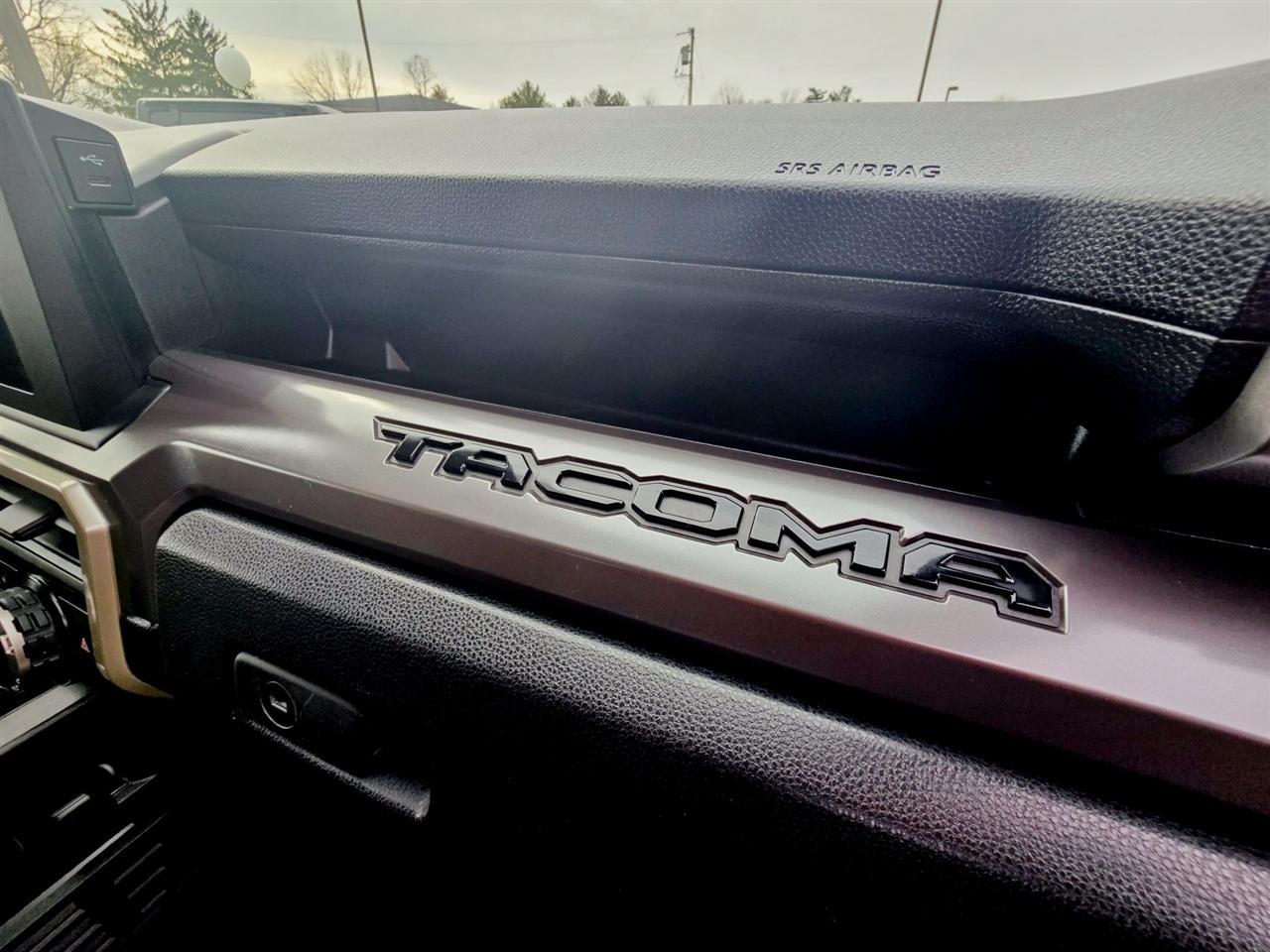 Toyota Tacoma 4WD  2024