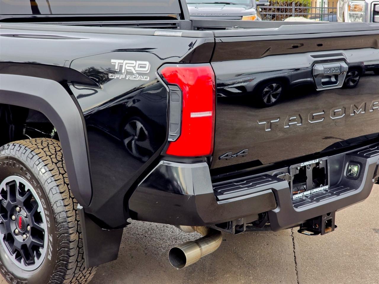 Toyota Tacoma 4WD  2024