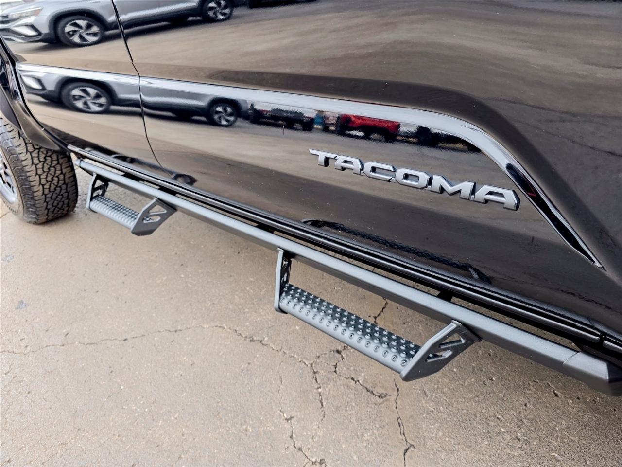 Toyota Tacoma 4WD  2024