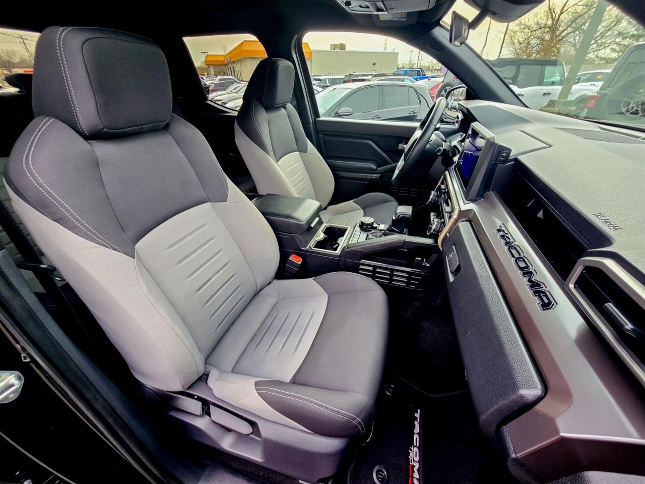 Toyota Tacoma 4WD  2024