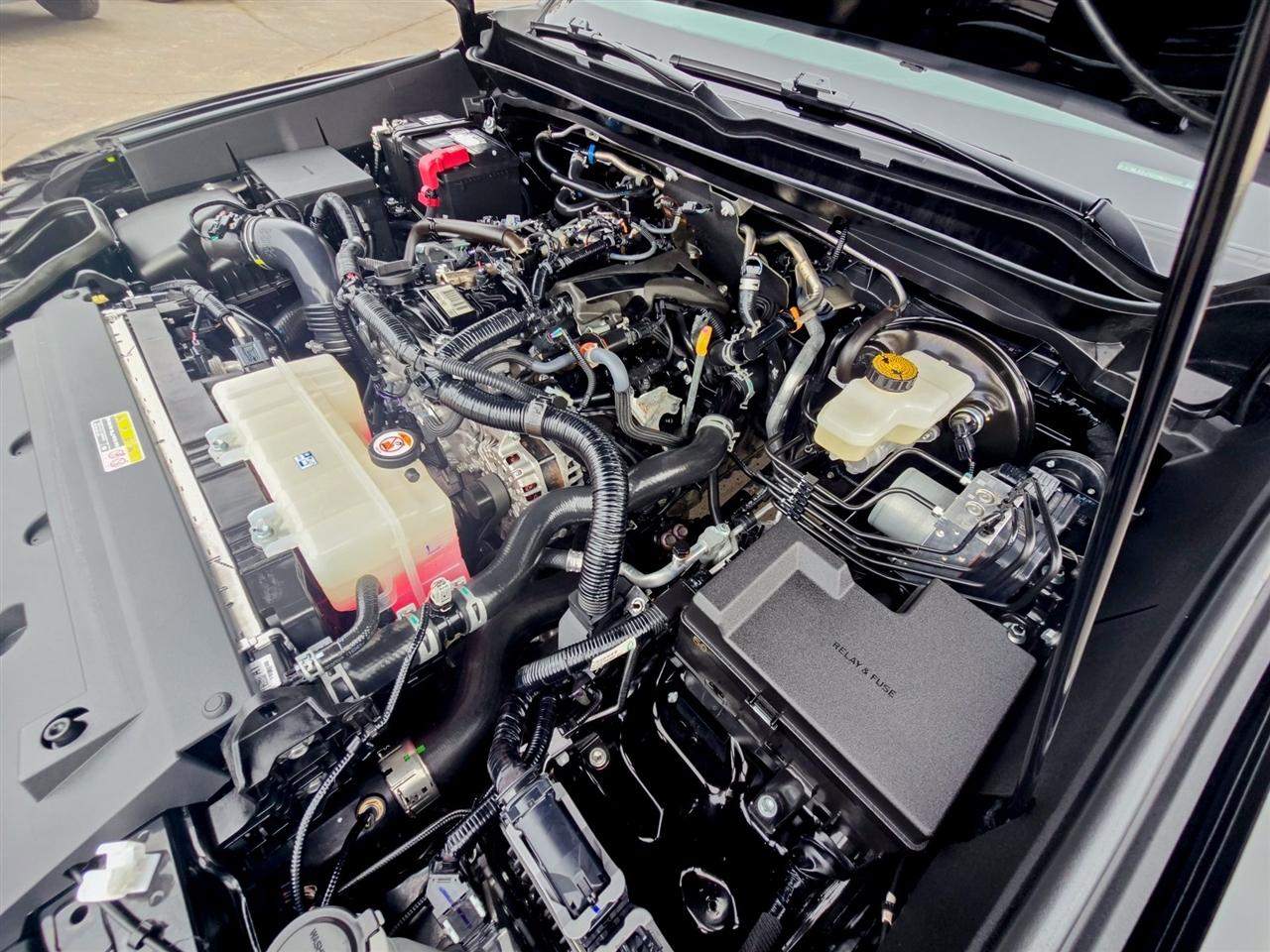 Toyota Tacoma 4WD  2024