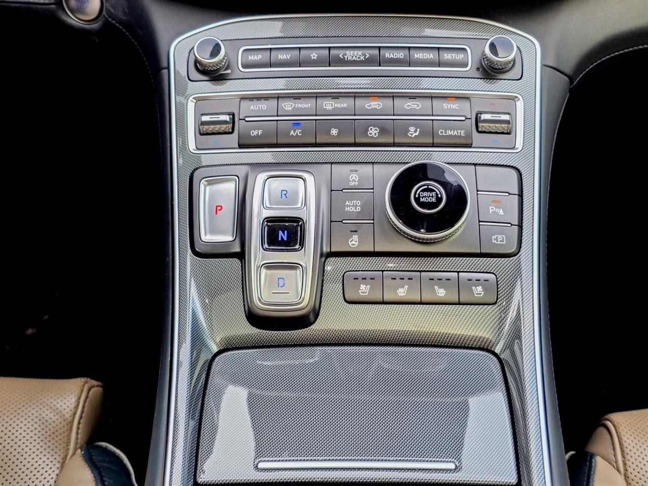 Hyundai Santa Fe Limited 2023