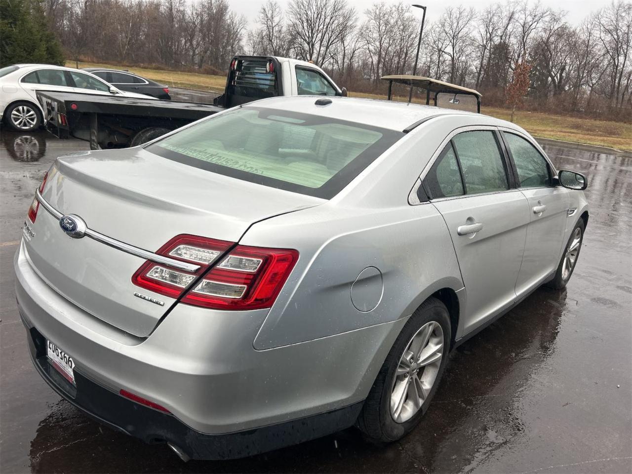 Ford Taurus 4dr Sdn SE FWD 2015