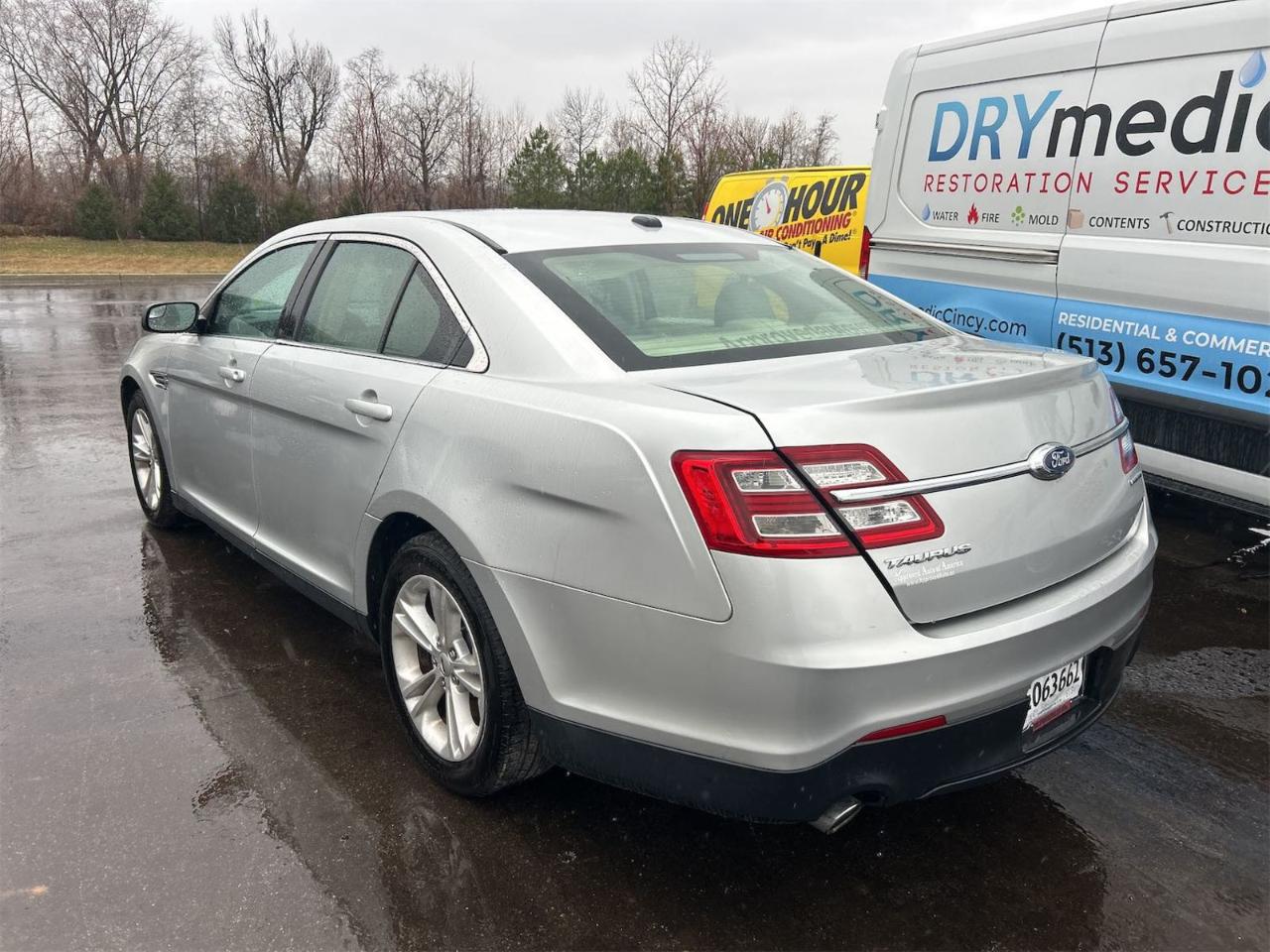 Ford Taurus 4dr Sdn SE FWD 2015
