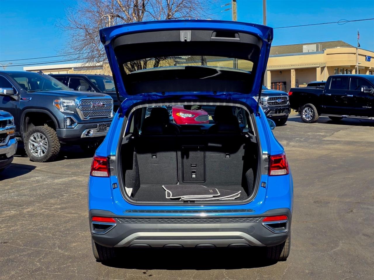 Volkswagen Taos  2023