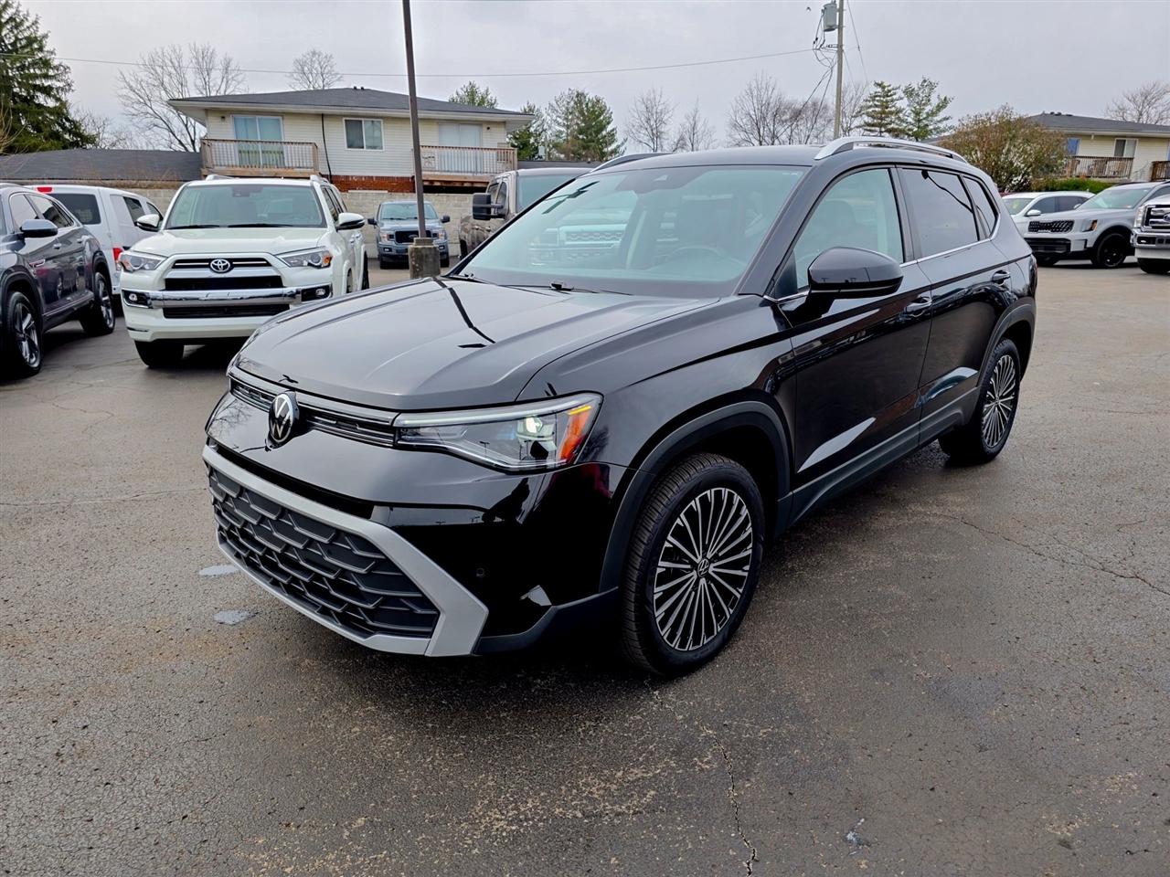 Volkswagen Taos  2025