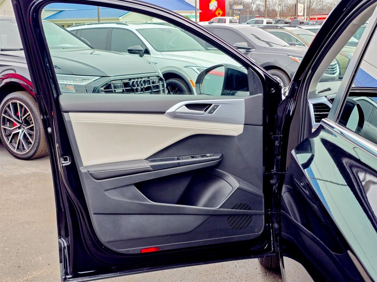 Volkswagen Taos  2025