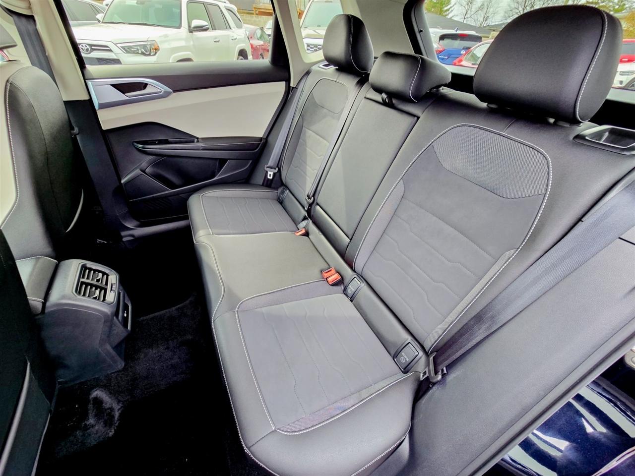 Volkswagen Taos  2025