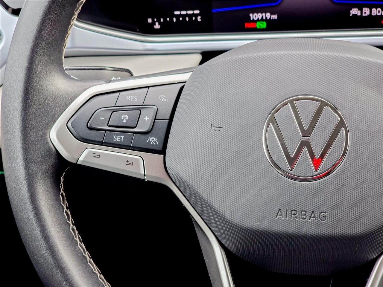 Volkswagen Taos  2025