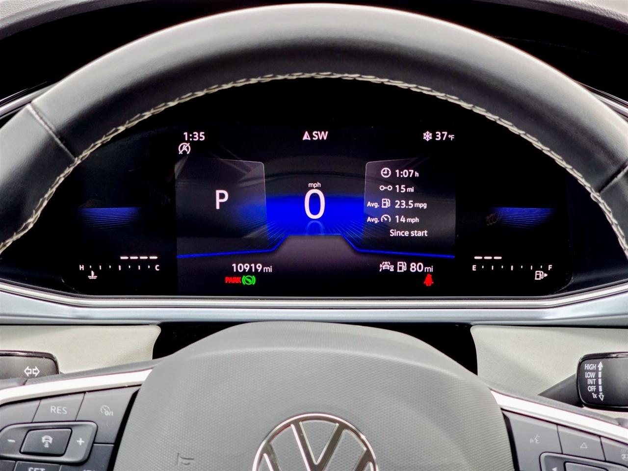 Volkswagen Taos  2025