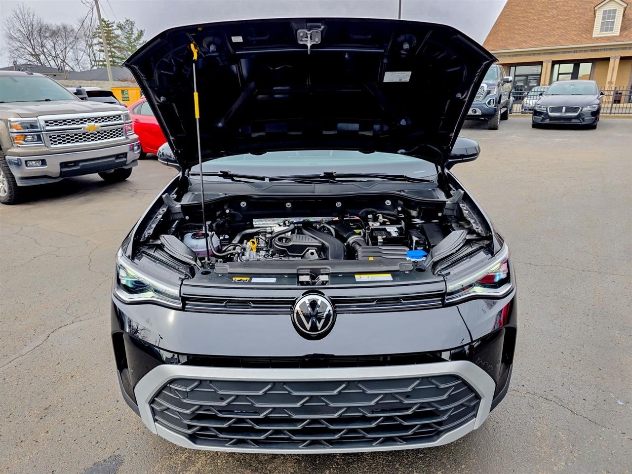 Volkswagen Taos  2025