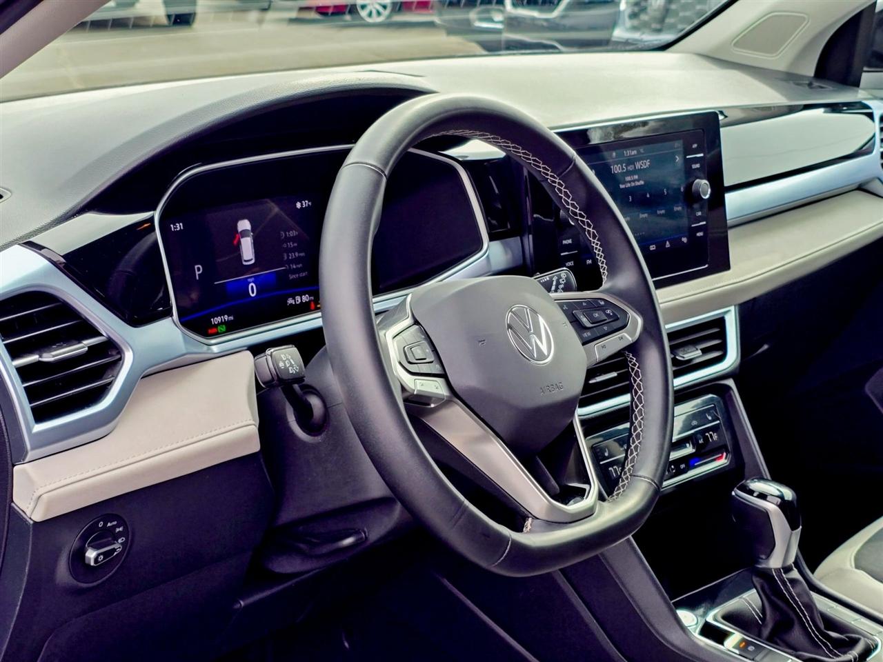 Volkswagen Taos  2025