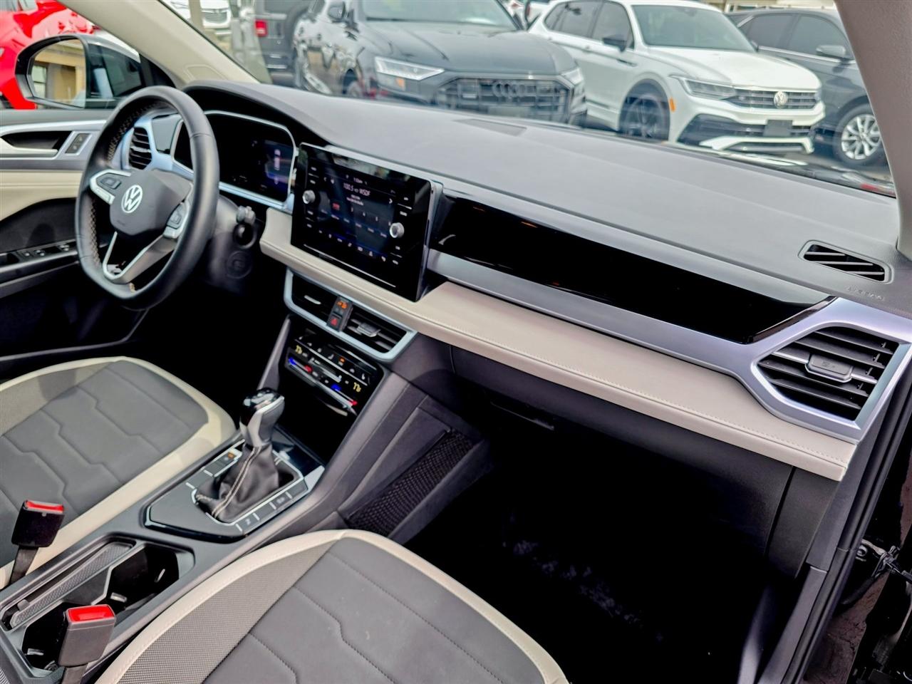 Volkswagen Taos  2025