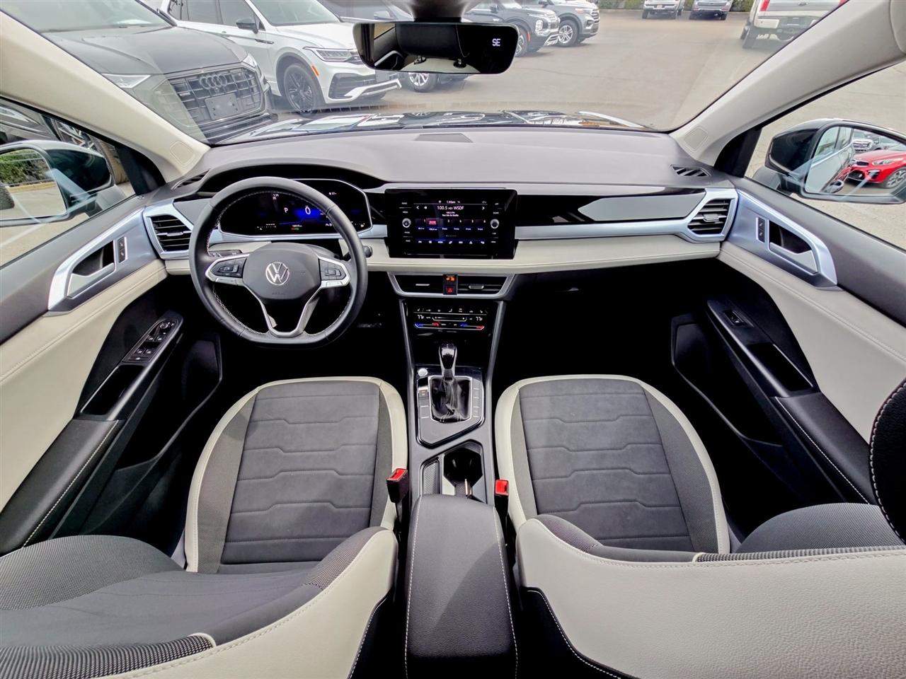 Volkswagen Taos  2025