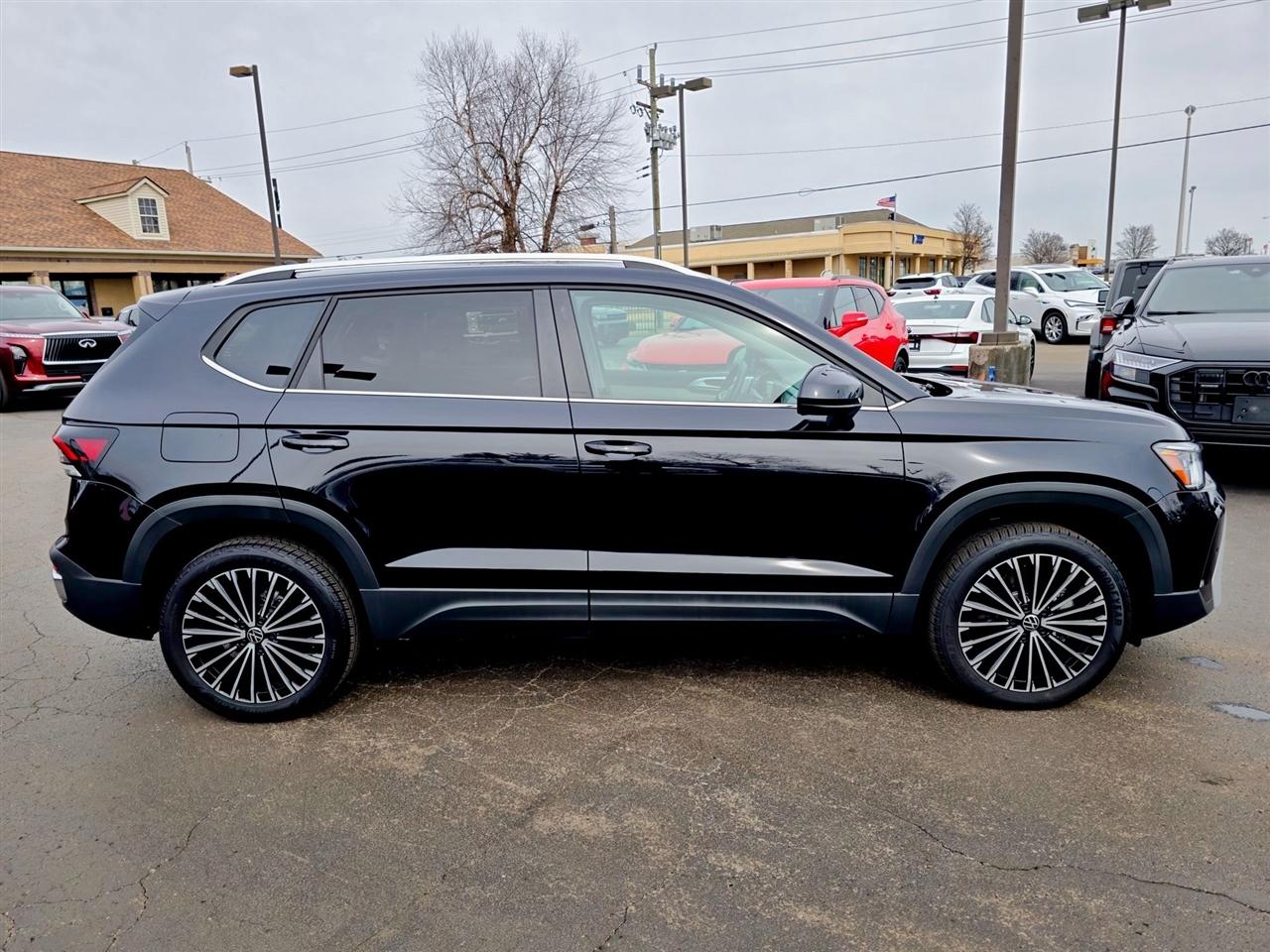 Volkswagen Taos  2025