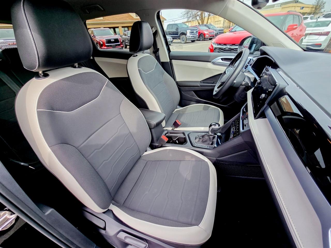 Volkswagen Taos  2025