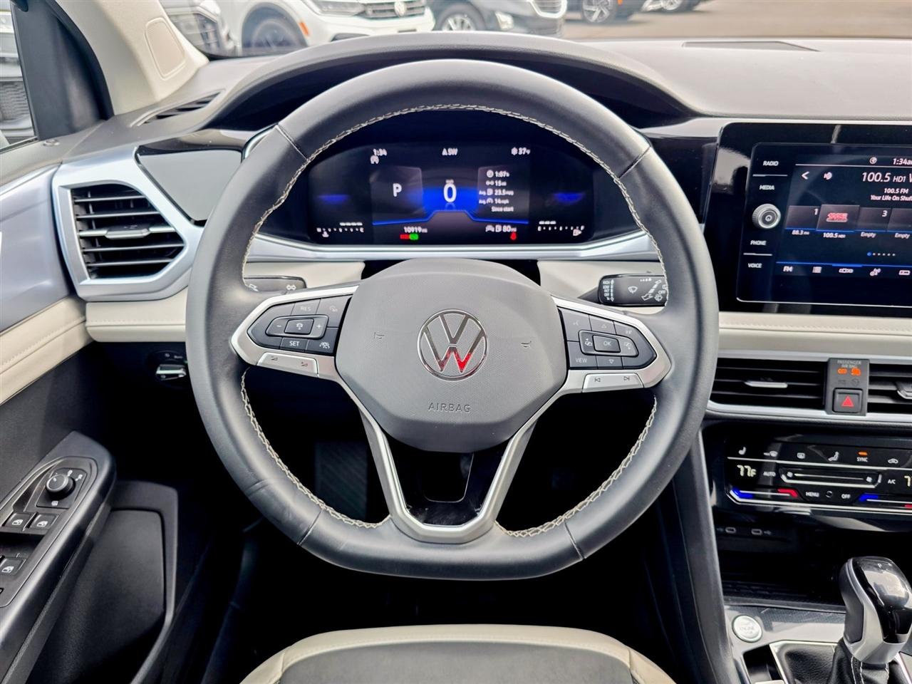 Volkswagen Taos  2025