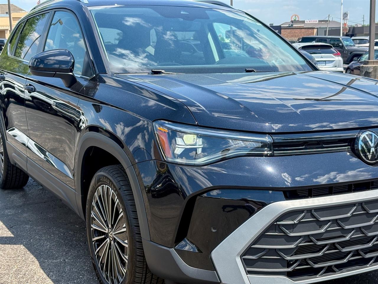 Volkswagen Taos  2025