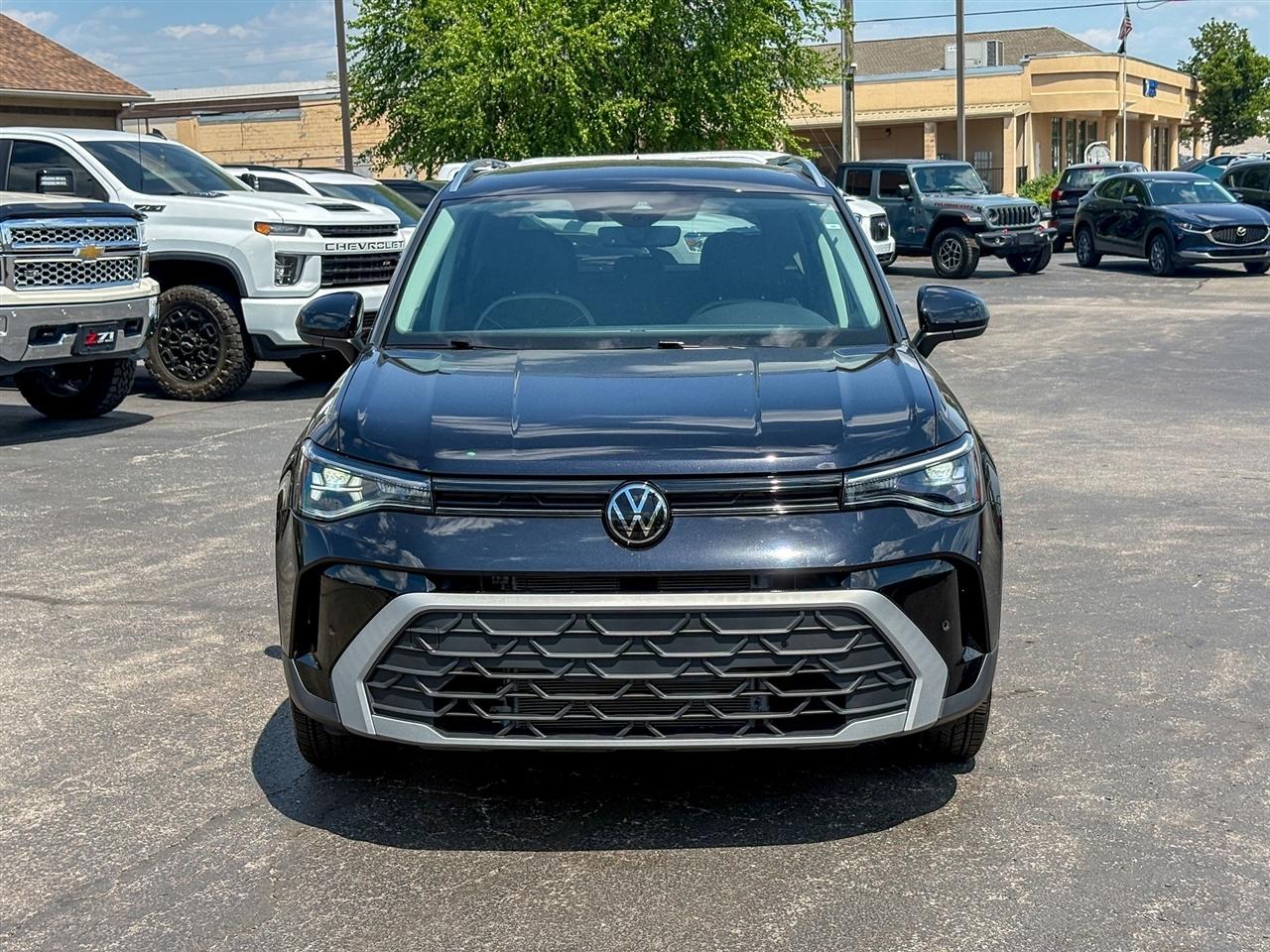 Volkswagen Taos  2025