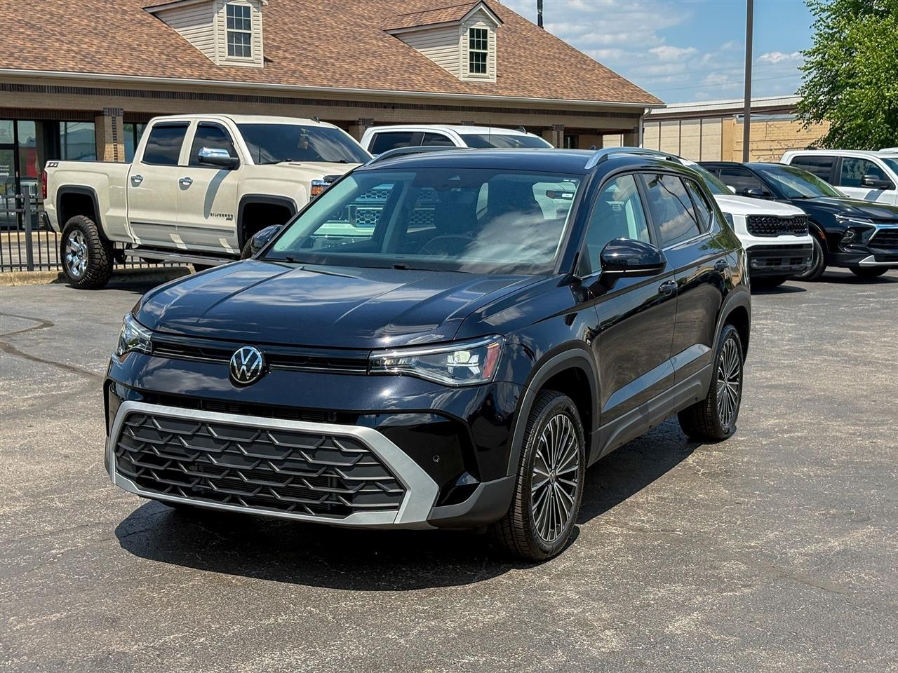 Volkswagen Taos  2025