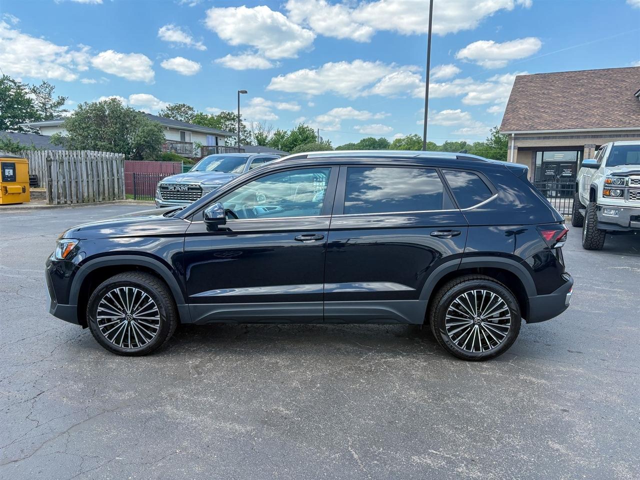 Volkswagen Taos  2025