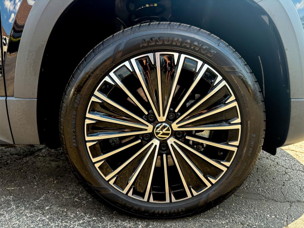 Volkswagen Taos  2025