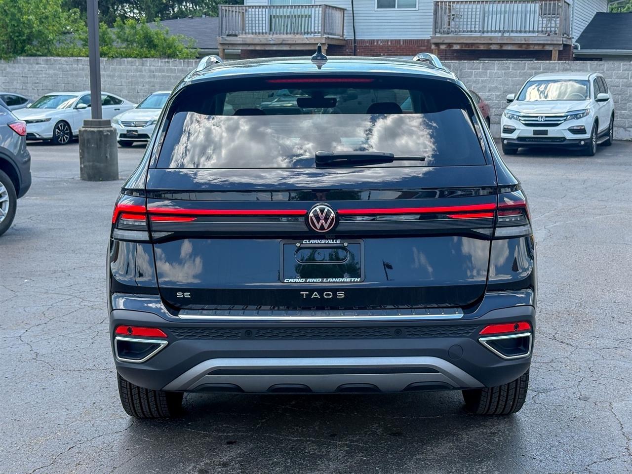 Volkswagen Taos  2025