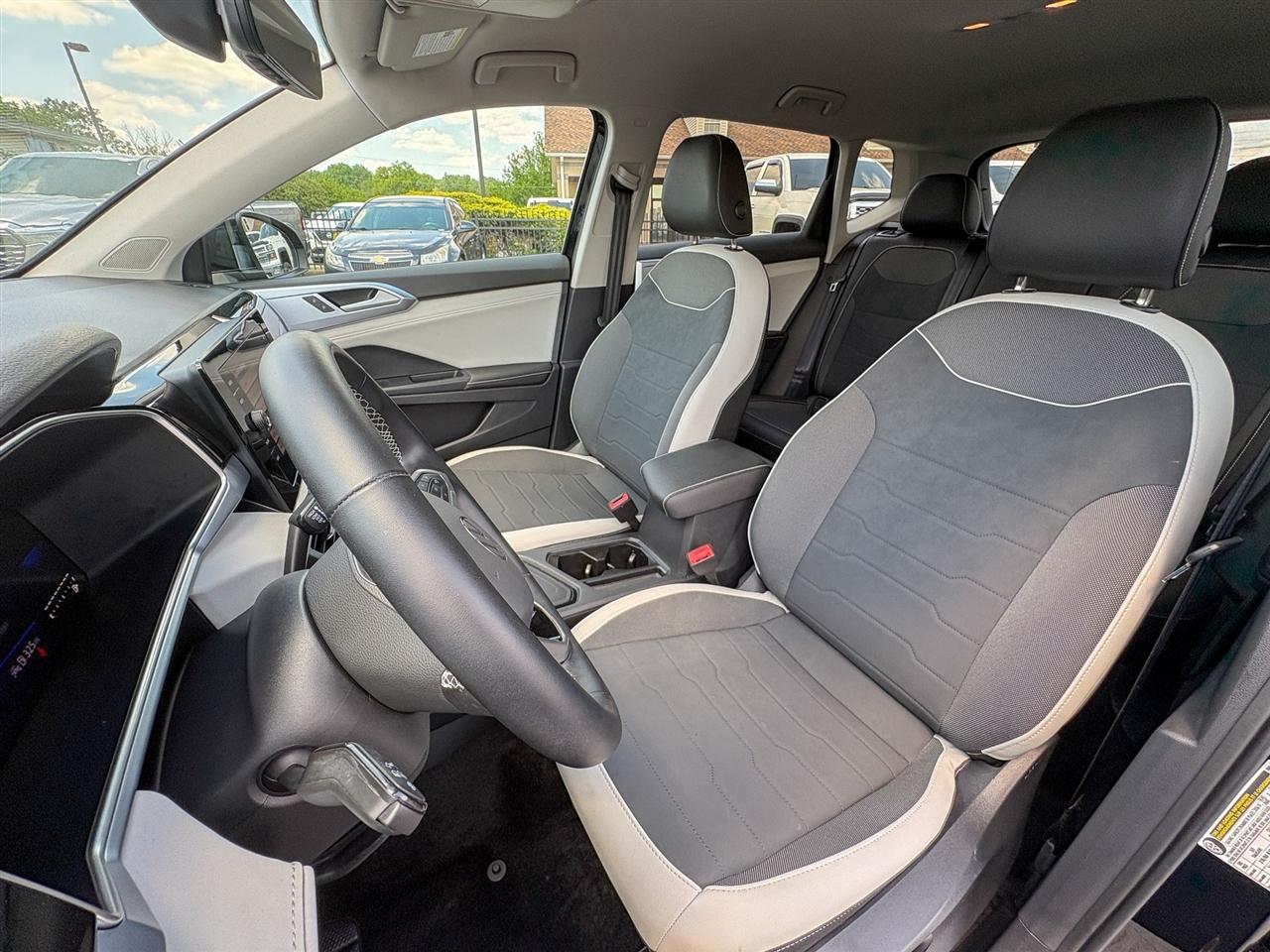 Volkswagen Taos  2025