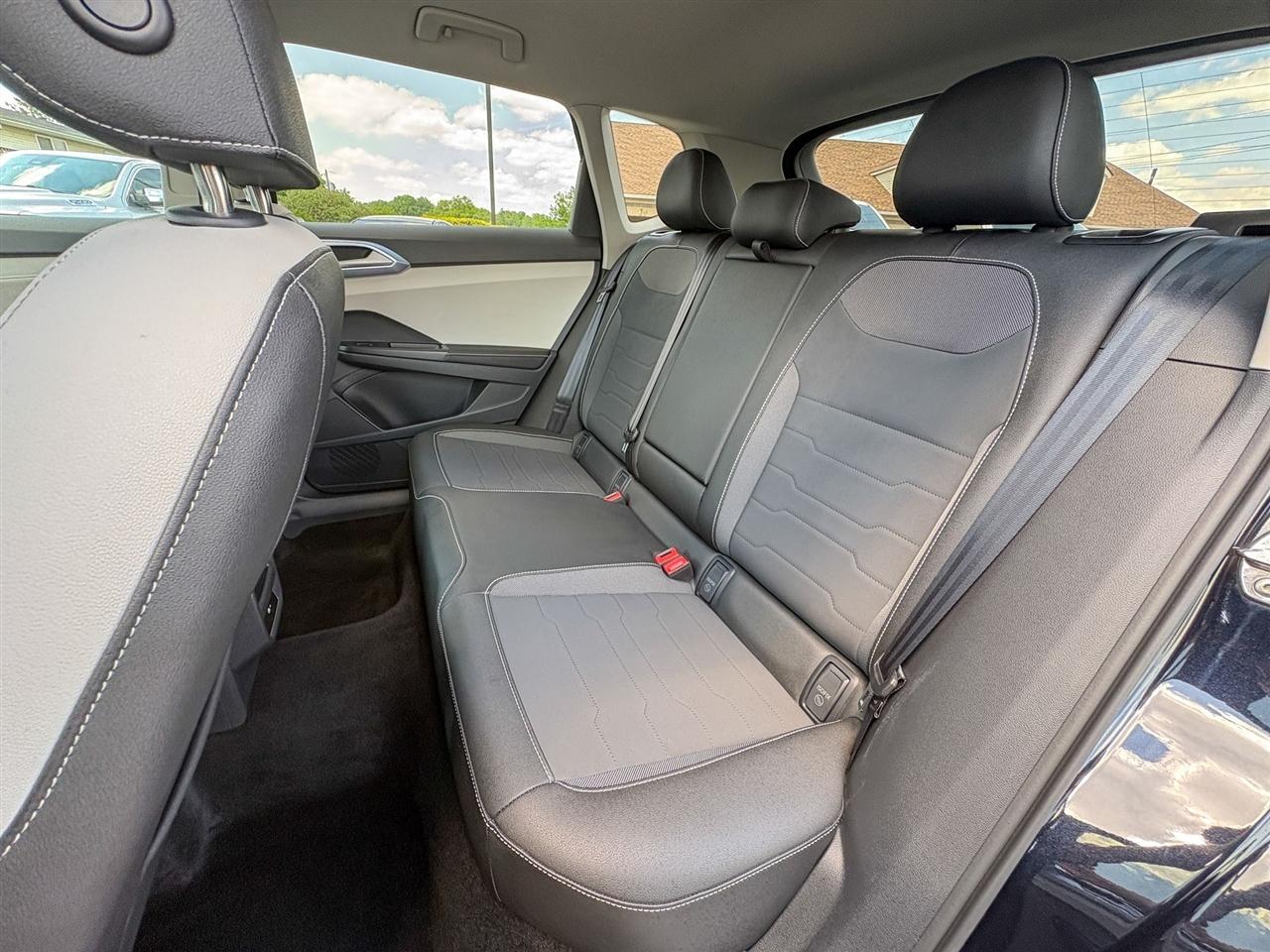 Volkswagen Taos  2025