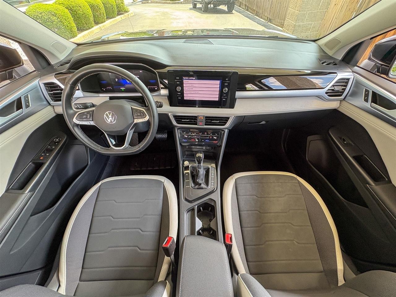 Volkswagen Taos  2025