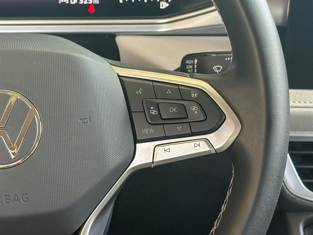 Volkswagen Taos  2025