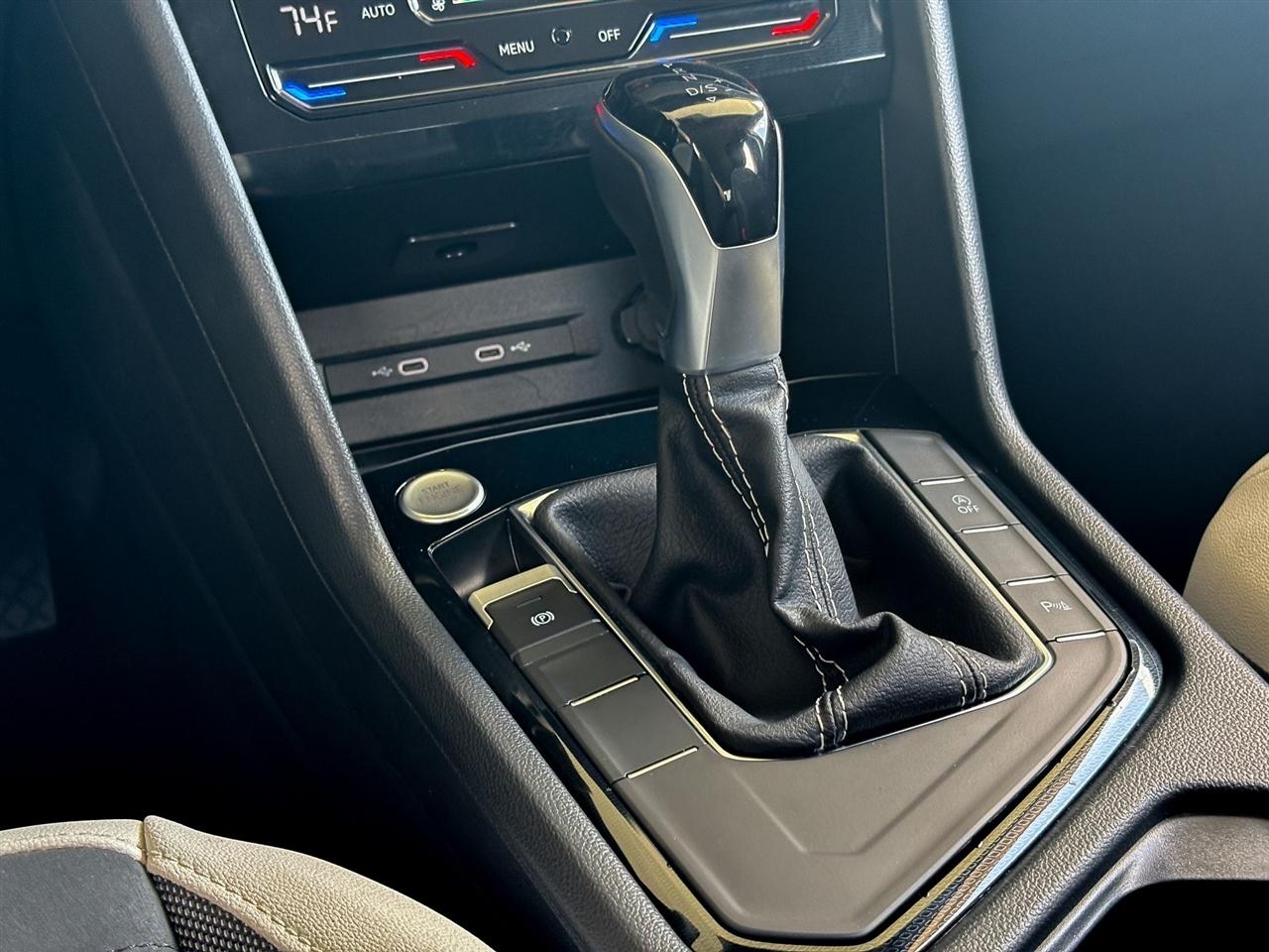 Volkswagen Taos  2025