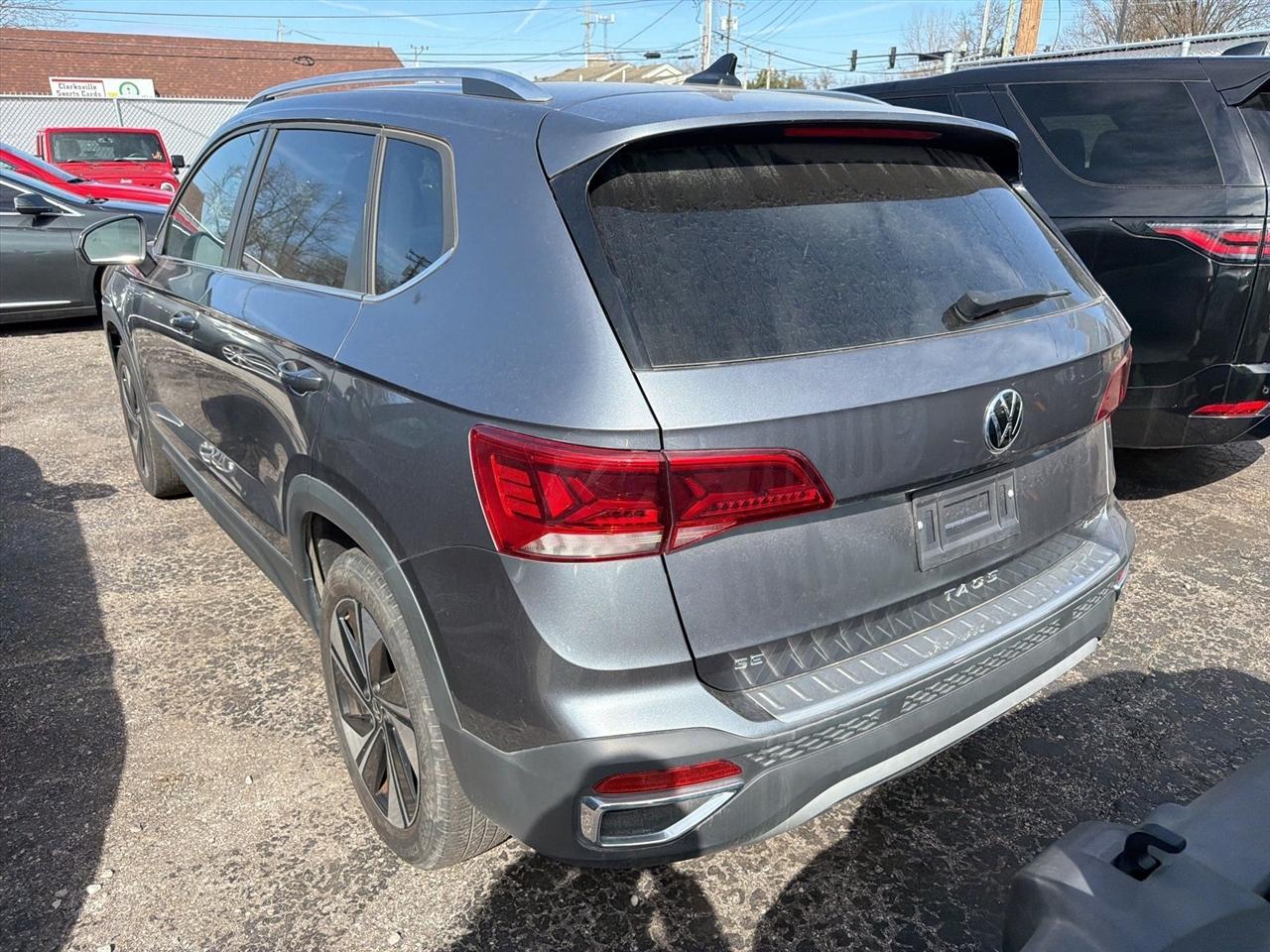 Volkswagen Taos  2024