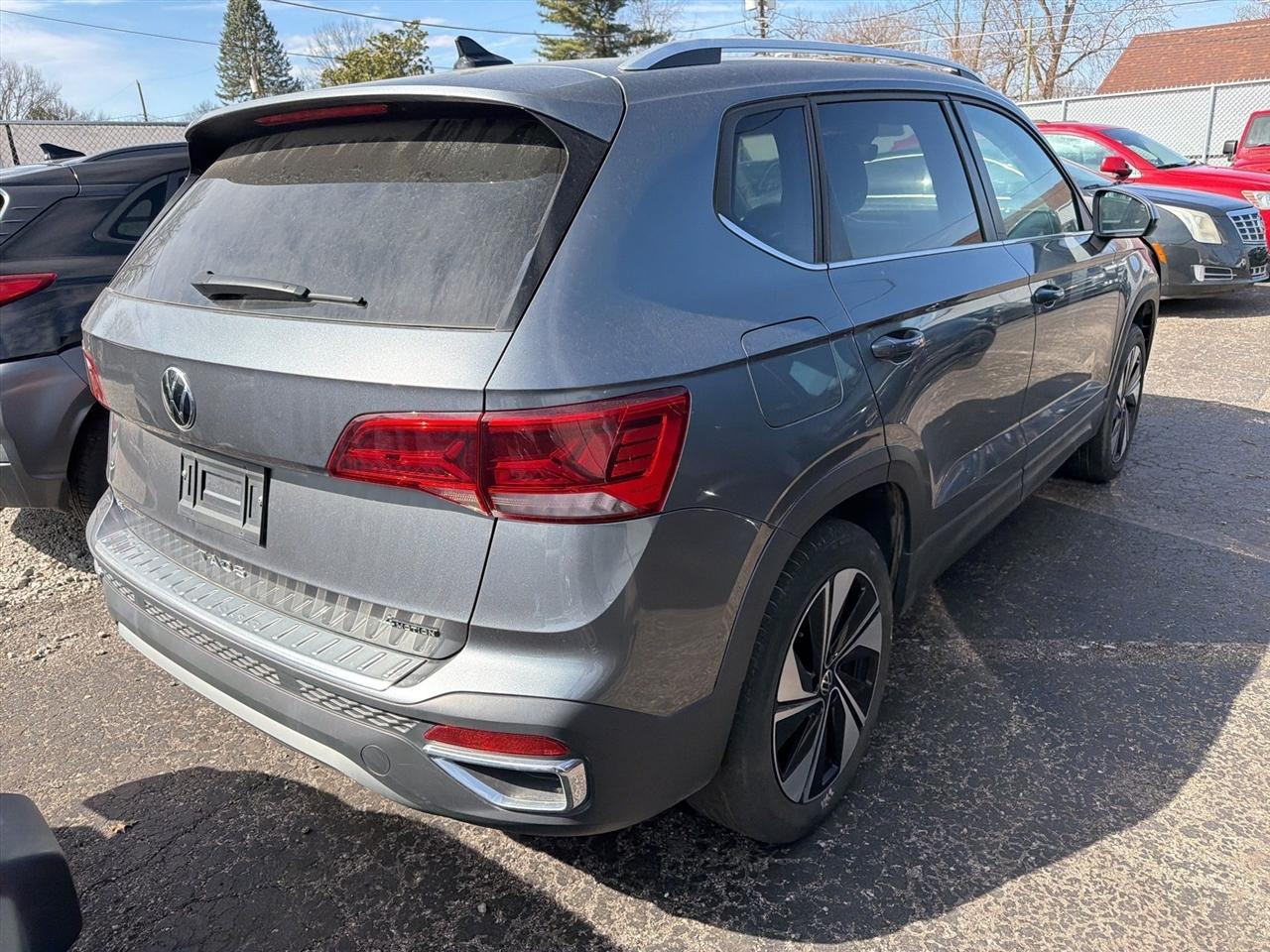 Volkswagen Taos  2024