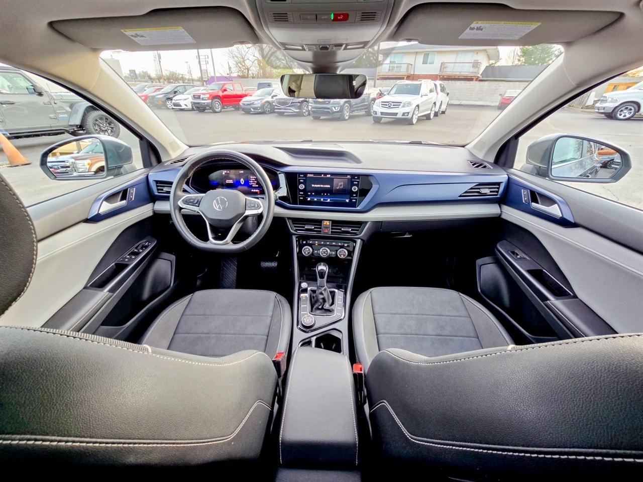 Volkswagen Taos  2024