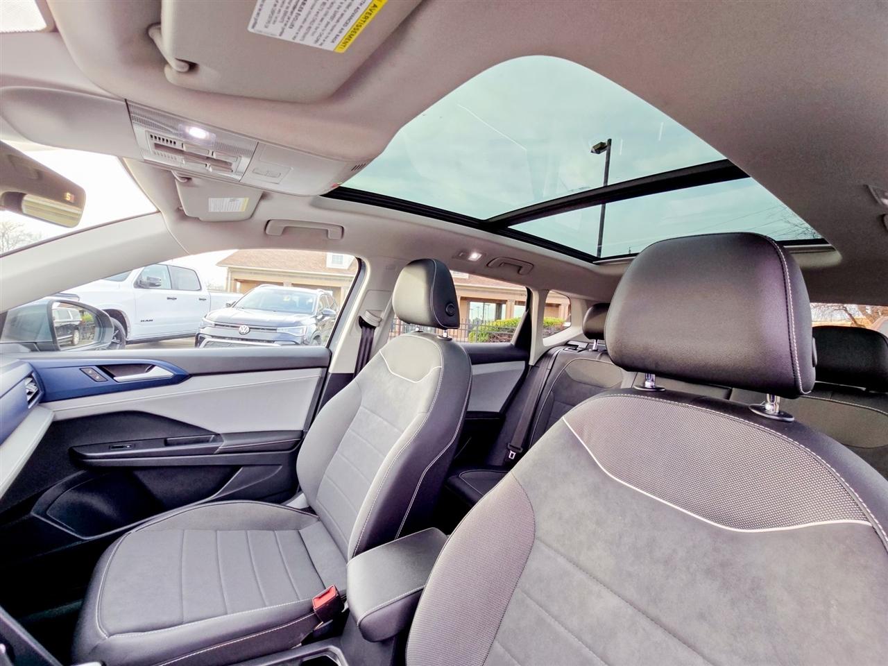 Volkswagen Taos  2024