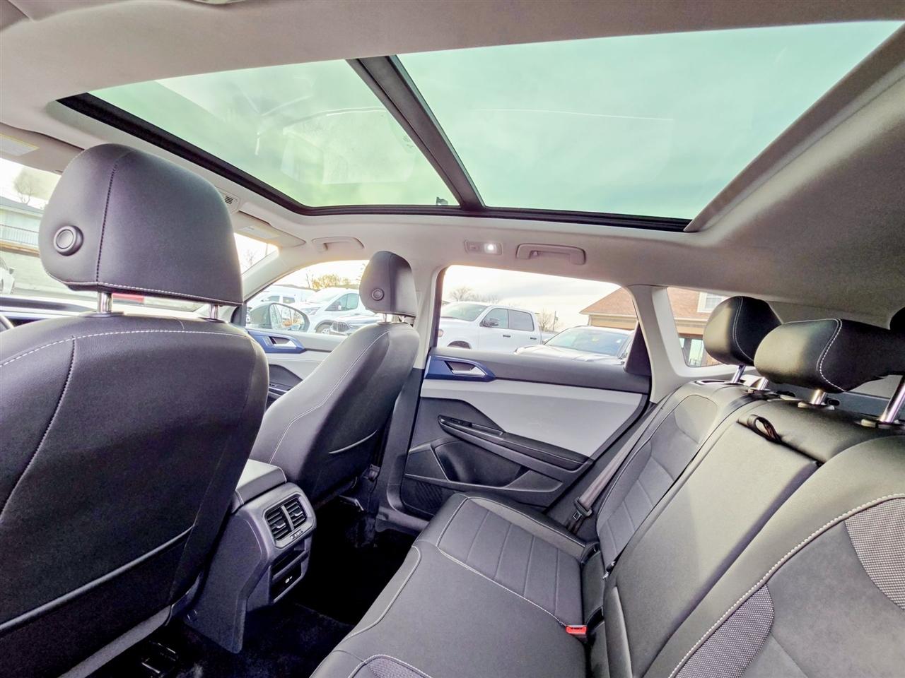 Volkswagen Taos  2024