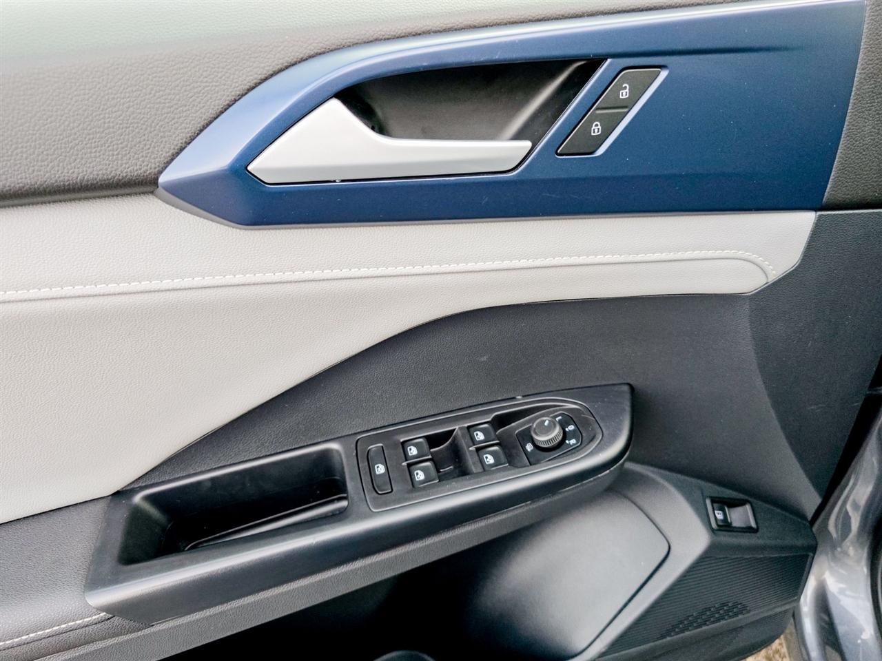 Volkswagen Taos  2024