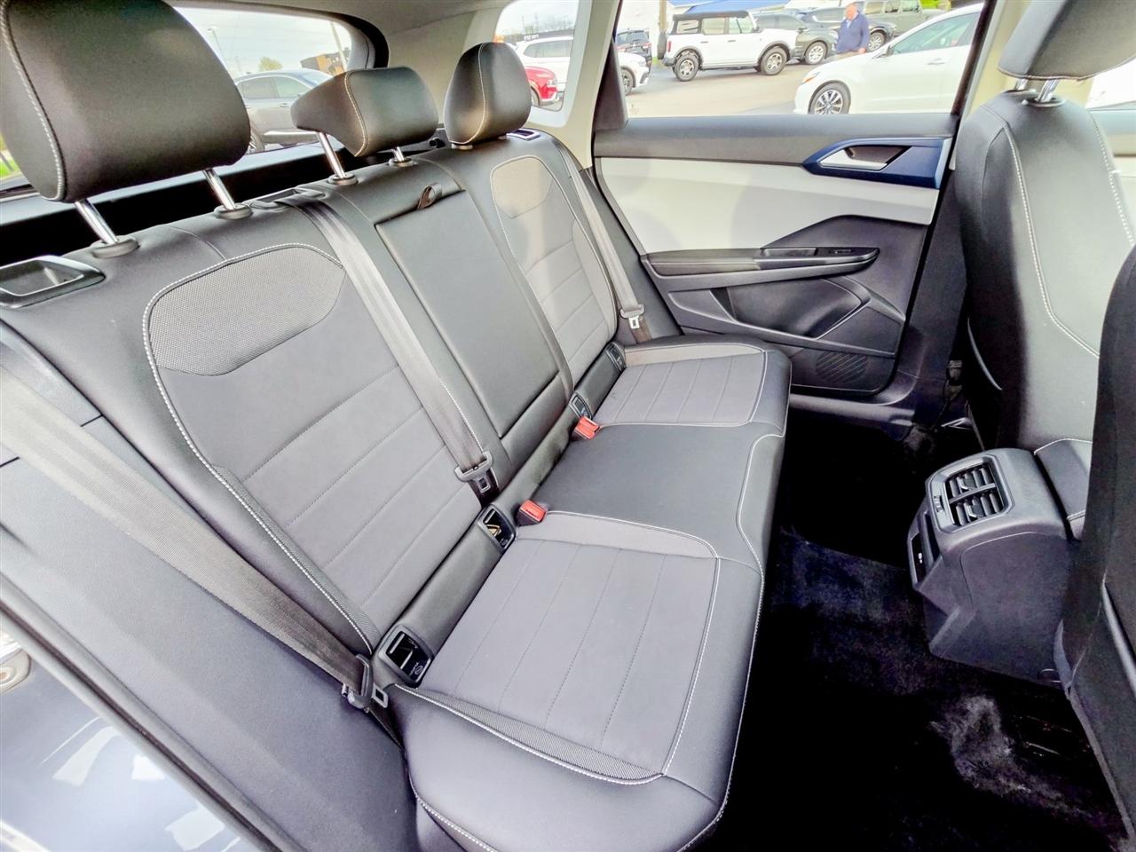 Volkswagen Taos  2024