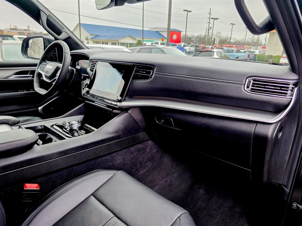 Jeep Wagoneer L  2024