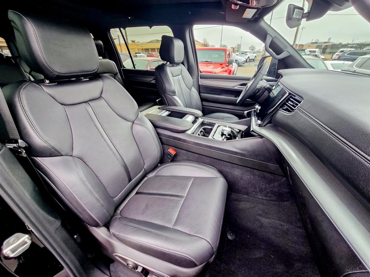 Jeep Wagoneer L  2024