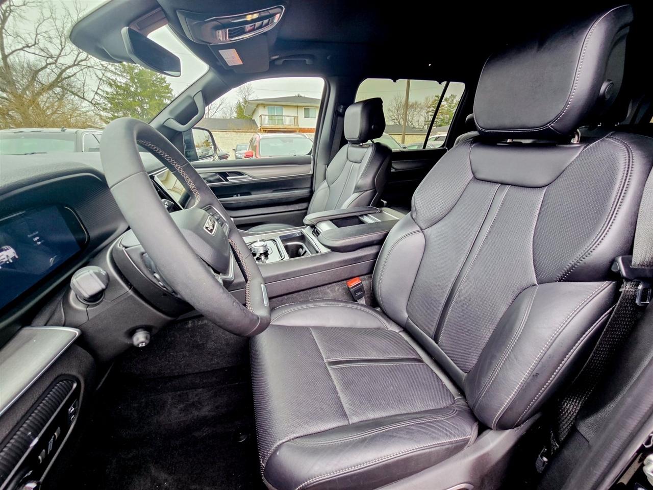 Jeep Wagoneer L  2024