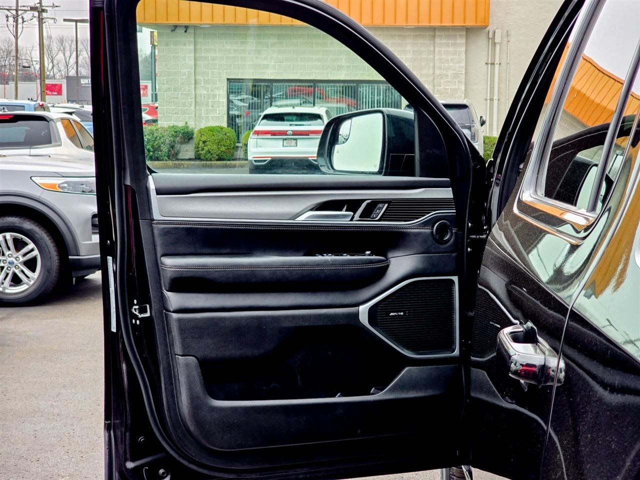 Jeep Wagoneer L  2024