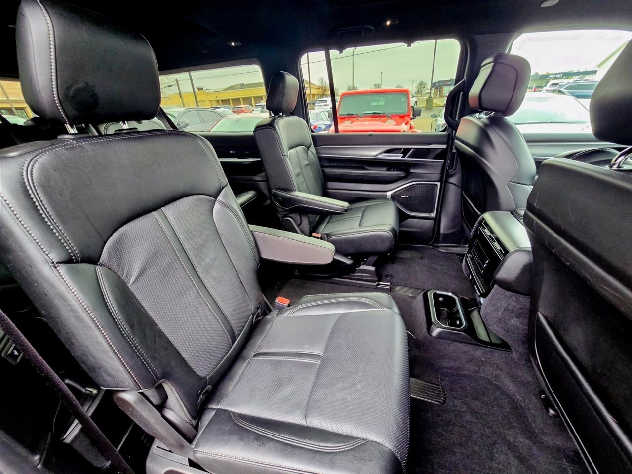 Jeep Wagoneer L  2024