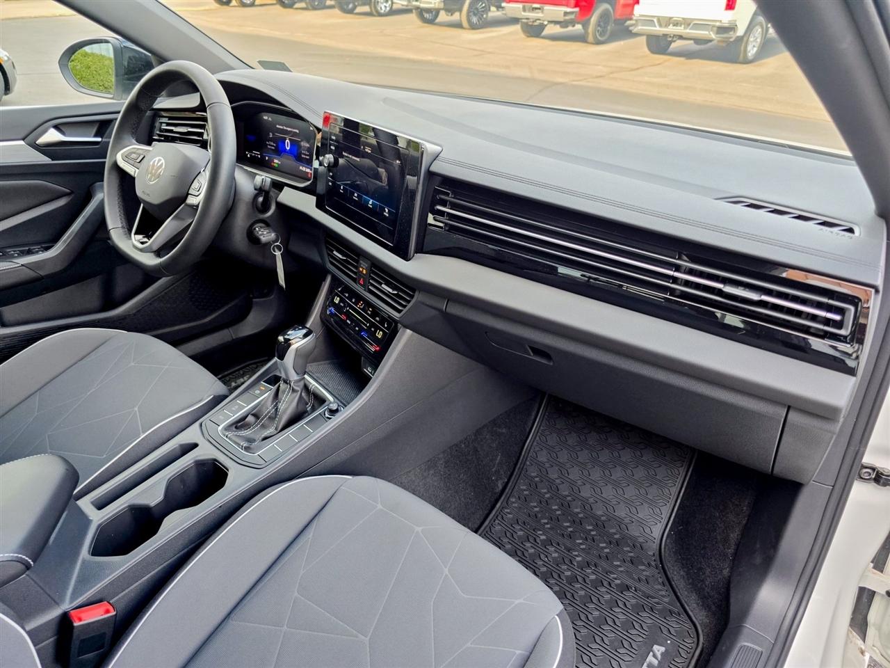 Volkswagen Jetta  2025